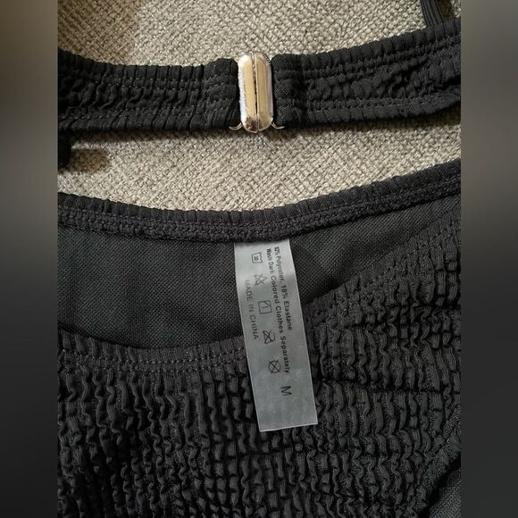 Unbranded bikini set black Looks like Good American but can’t be sure SZ M NEW - Picture 2 of 4